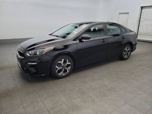 Used 2020 Kia Forte LXS image 2