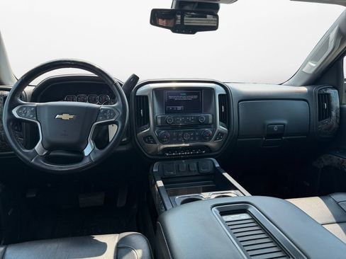 Used 2017 Chevrolet Silverado 1500 LTZ Z71 w/ Realtree Edition AWD/4WD image 11