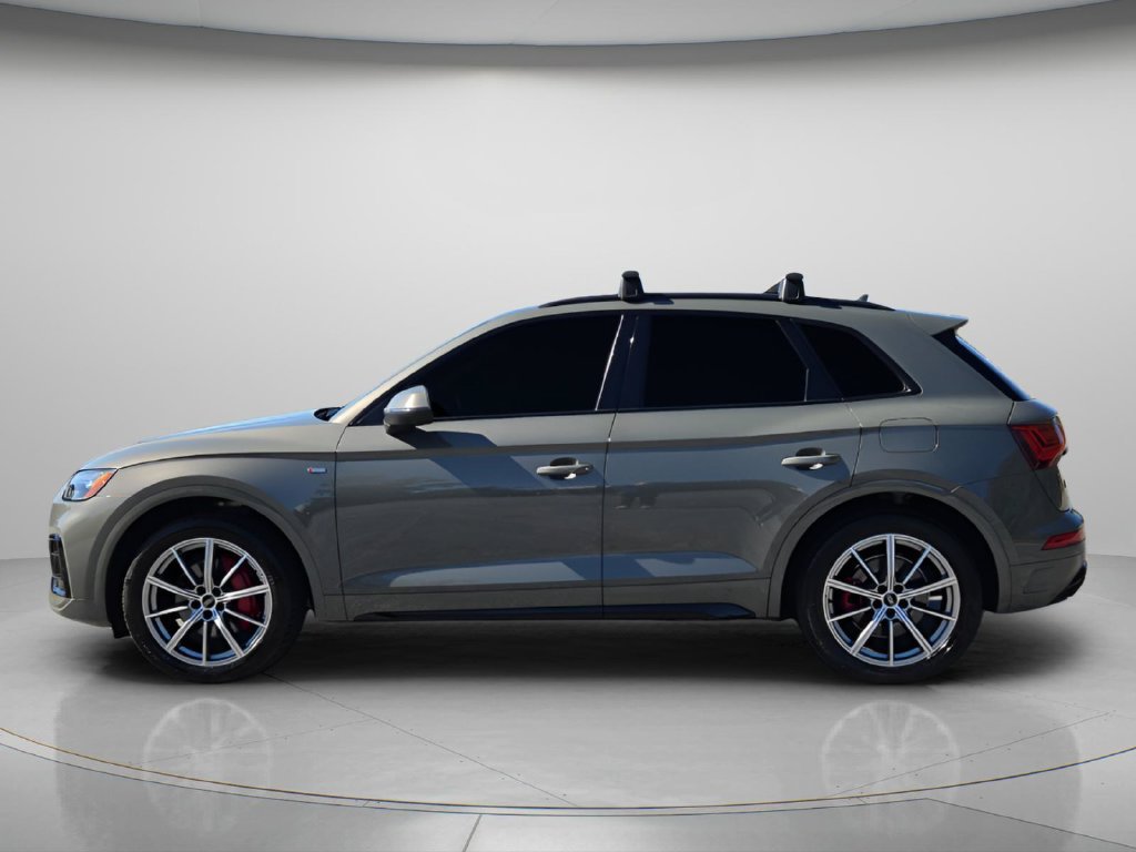 Used 2024 Audi Q5 e Premium Plus w/ Premium Plus Package AWD/4WD image 3
