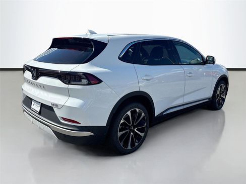 New 2025 VinFast VF 8 Plus image 7