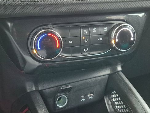 Used 2025 Chevrolet TrailBlazer LT AWD/4WD image 18
