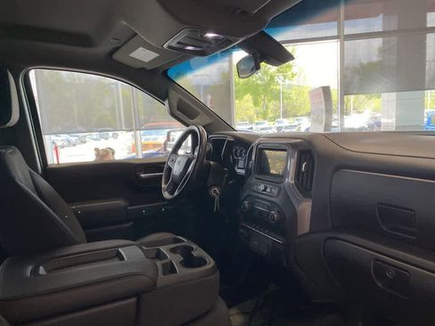 Used 2019 Chevrolet Silverado 1500 Custom Trail Boss w/ Custom Convenience Package AWD/4WD image 11