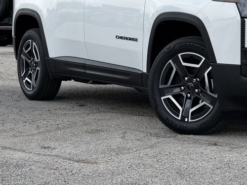 New 2026 Jeep Cherokee Laredo AWD/4WD image 12