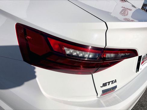 Used 2021 Volkswagen Jetta SE image 34