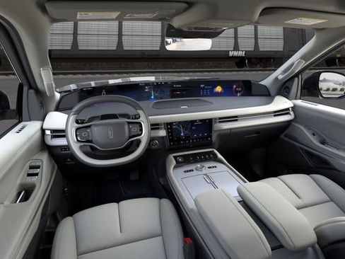 New 2026 Lincoln Navigator Reserve AWD/4WD image 9