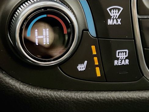 Used 2023 Chevrolet Equinox LT AWD/4WD image 19