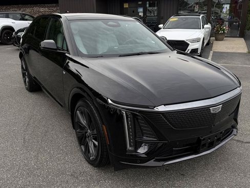 Used 2024 Cadillac Lyriq Sport RWD image 22