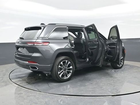 Used 2022 Jeep Grand Cherokee Overland w/ Advanced Protech Group III AWD/4WD image 29