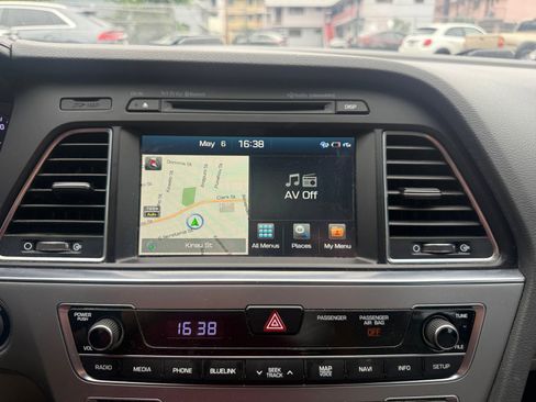 Used 2016 Hyundai Sonata Limited w/ Option Group 04 FWD image 18
