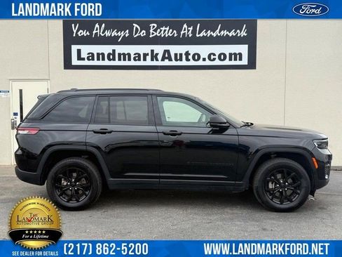 Used 2024 Jeep Grand Cherokee Altitude image 1