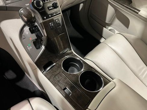 Used 2014 Toyota Venza XLE w/ Tow Prep Package image 17