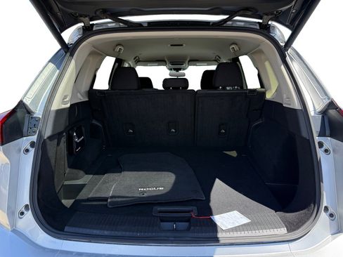Used 2024 Nissan Rogue SV AWD/4WD image 17