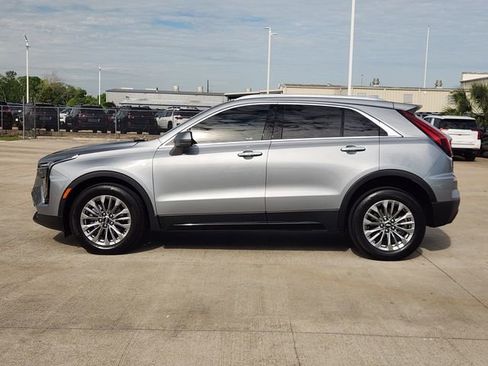 Used 2024 Cadillac XT4 Premium Luxury image 4