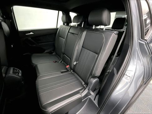 Used 2022 Volkswagen Tiguan SE R-Line FWD image 18