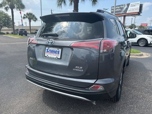 Used 2016 Toyota RAV4 XLE AWD/4WD image 5