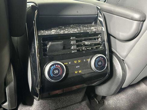 Used 2024 Land Rover Range Rover Sport Dynamic SE image 24