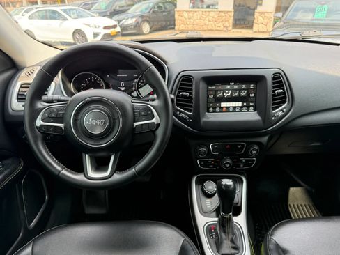 Used 2018 Jeep Compass Latitude w/ Popular Equipment Group AWD/4WD image 28