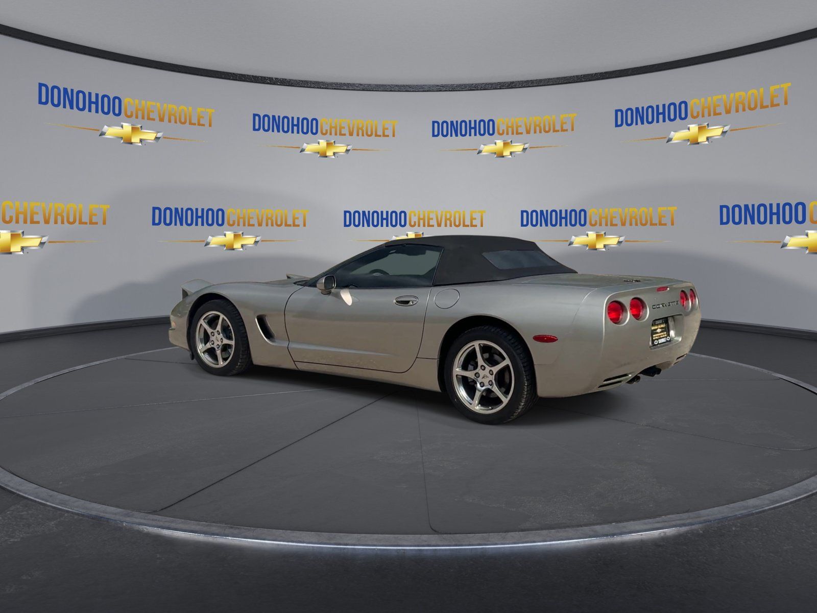 Used 2000 Chevrolet Corvette Convertible w/ Performance Handling Pkg RWD image 6