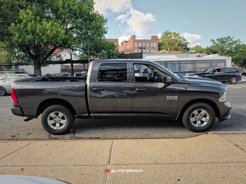 Used 2016 RAM 1500 Express RWD image 4