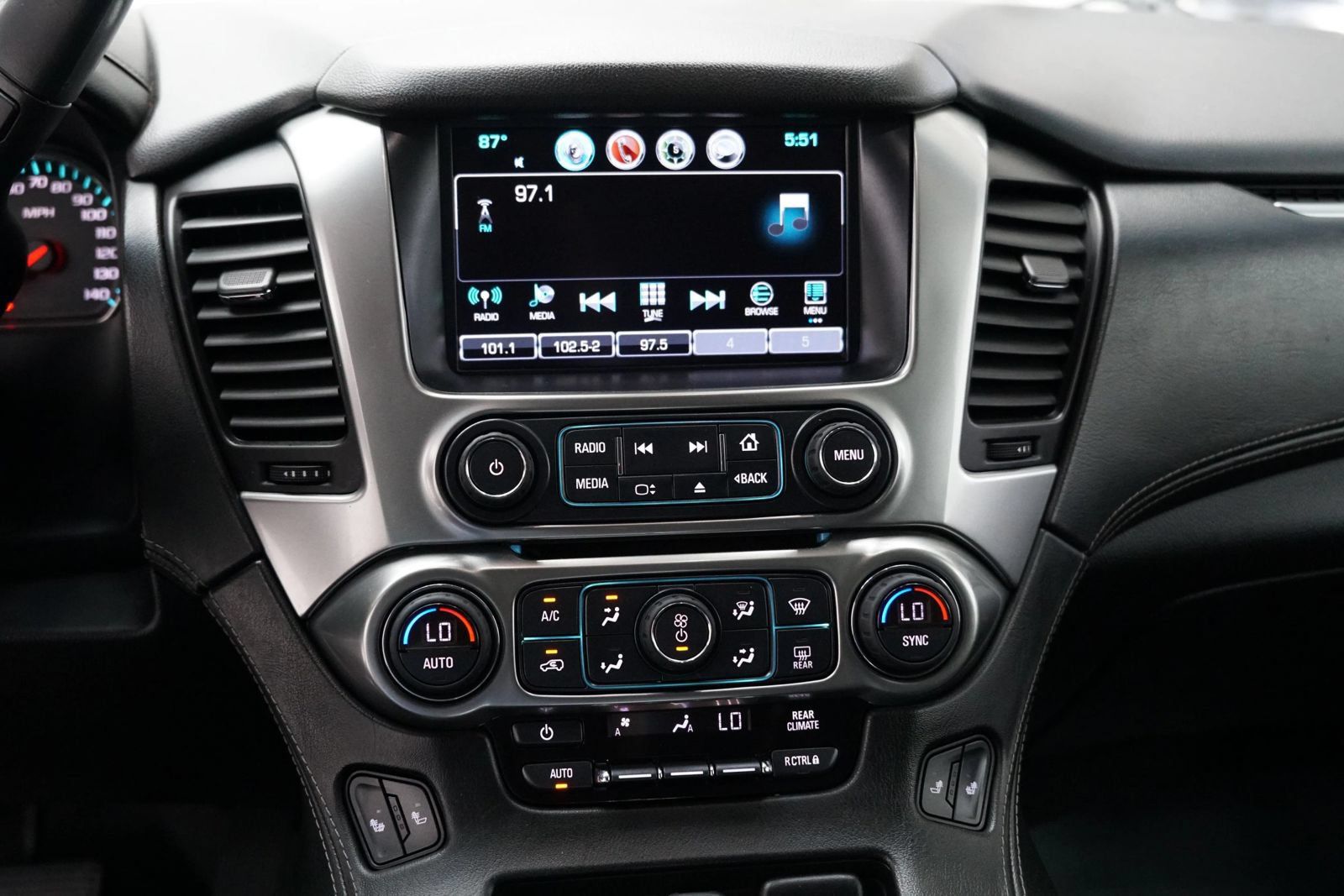 Used 2017 Chevrolet Suburban LT RWD image 22