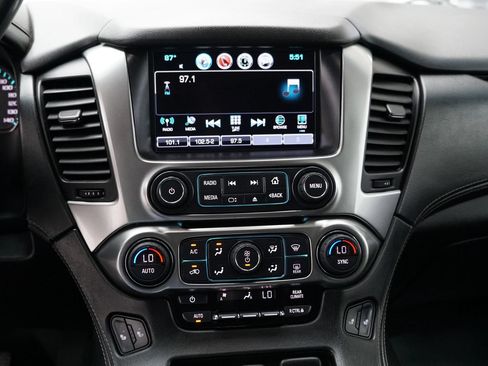 Used 2017 Chevrolet Suburban LT RWD image 22