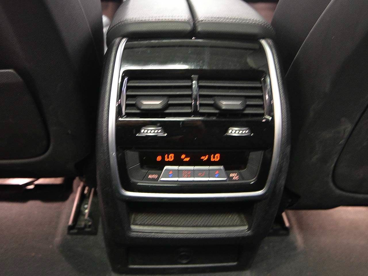 Used 2019 BMW X5 xDrive40i w/ Convenience Package AWD/4WD image 10