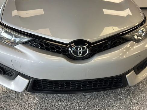 Used 2018 Toyota Corolla iM FWD image 28