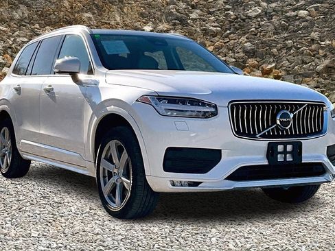 Used 2023 Volvo XC90 B5 Core image 10