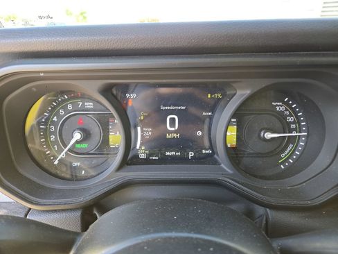 Used 2024 Jeep Wrangler Unlimited w/ Convenience Group AWD/4WD image 20