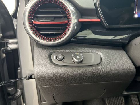 New 2026 Chevrolet Trax RS image 18