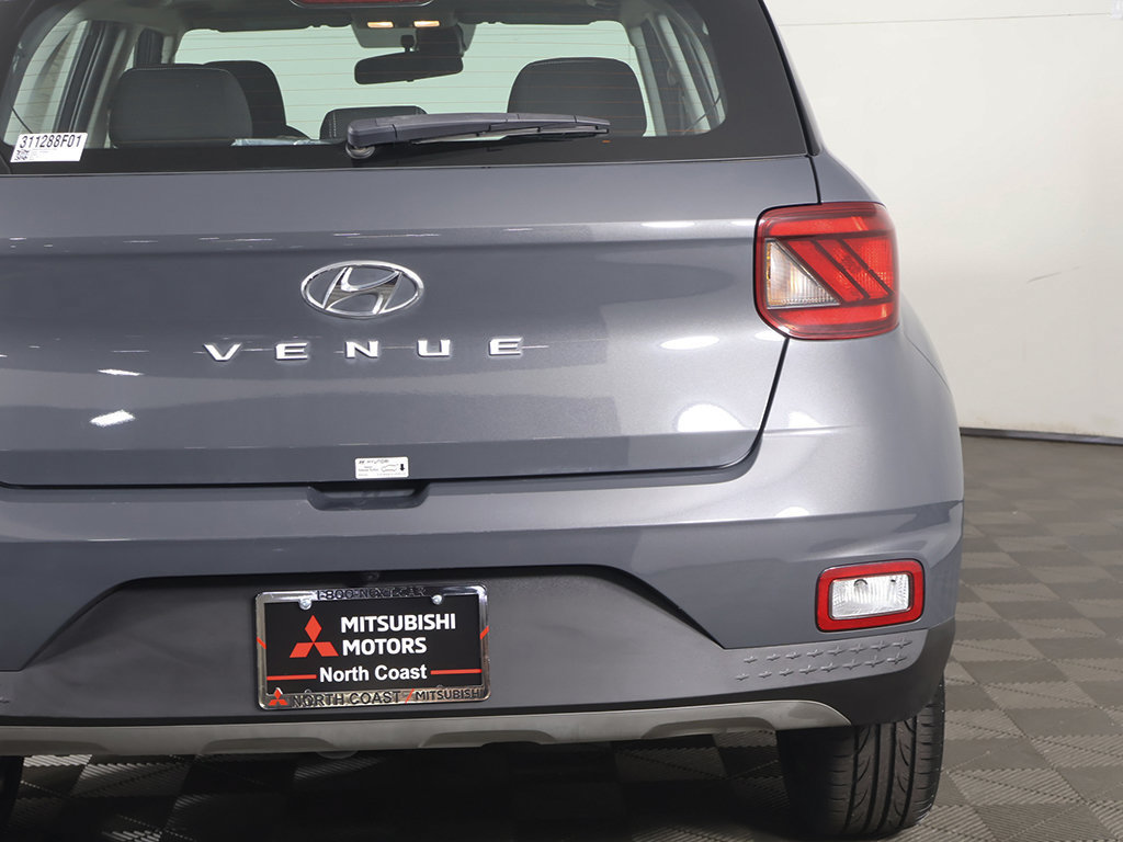 Used 2024 Hyundai Venue SEL FWD image 15