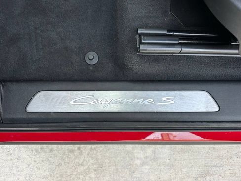 Certified 2025 Porsche Cayenne S AWD/4WD image 21