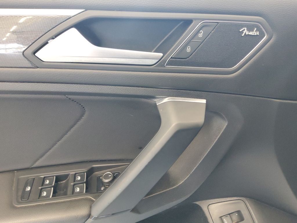 Used 2019 Volkswagen Tiguan SEL Premium R-Line AWD/4WD image 12