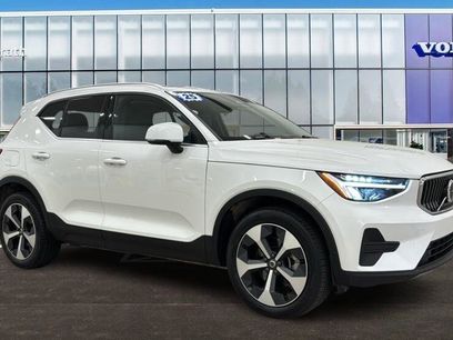 Used 2025 Volvo XC40 B5 Core