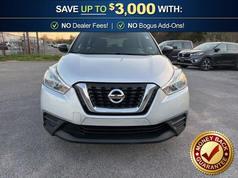 Used 2019 Nissan Kicks S image 2