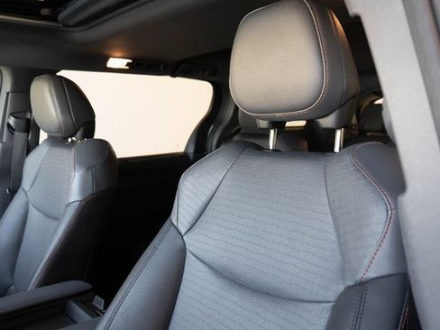 Used 2023 Toyota Sienna XSE image 17