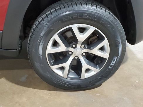 Used 2015 Jeep Cherokee Trailhawk w/ Comfort/Convenience Group AWD/4WD image 44