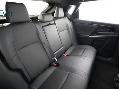 Used 2023 Subaru Solterra AWD image 5
