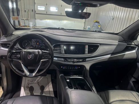 Used 2024 Buick Enclave Premium image 21