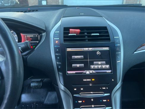 Used 2014 Lincoln MKZ Hybrid image 25