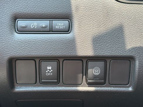 Used 2023 Nissan Murano SV w/ SV Midnight Edition Package AWD/4WD image 11