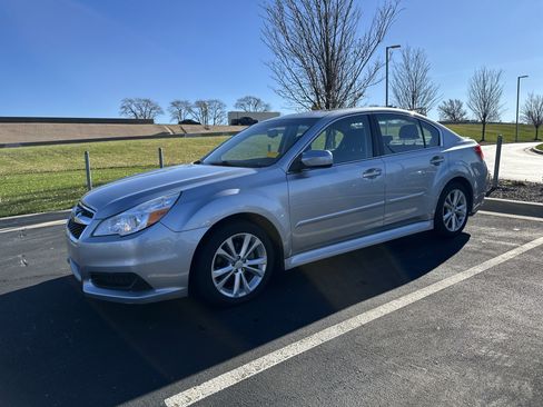 Used 2013 Subaru Legacy 2.5i Premium w/ All-Weather Pkg + Moonroof image 5