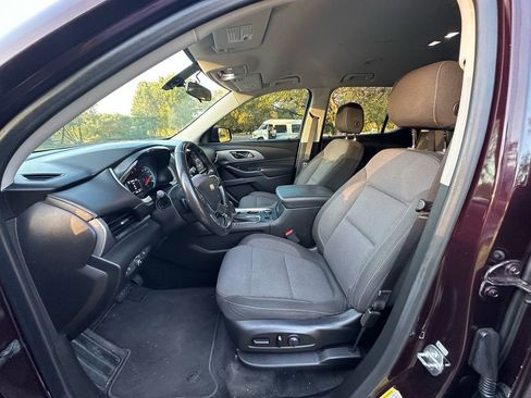 Used 2019 Chevrolet Traverse LT image 11