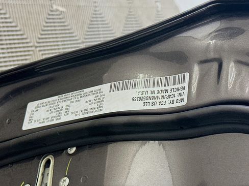 Used 2022 Jeep Cherokee Latitude Lux w/ Sun & Sound Group image 12