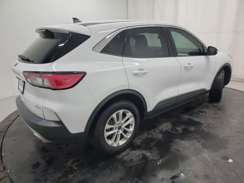 Used 2020 Ford Escape SE image 9