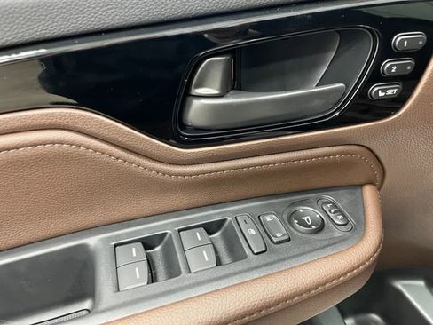 New 2026 Honda Odyssey Touring image 13