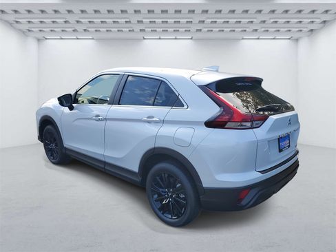 New 2026 Mitsubishi Eclipse Cross LE image 3
