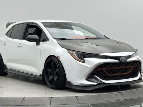 Used 2021 Toyota Corolla SE FWD image 3