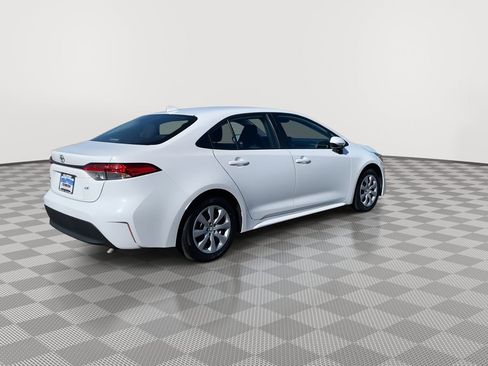 Used 2023 Toyota Corolla LE image 7