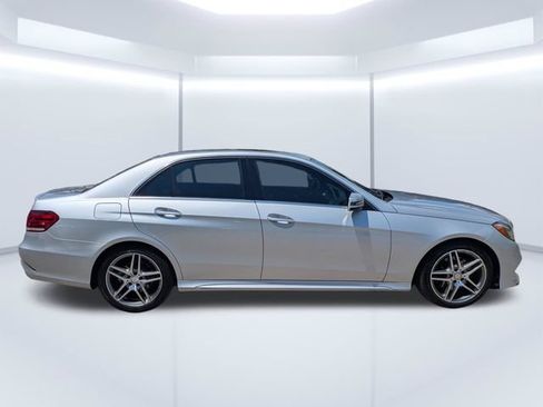 Used 2016 Mercedes-Benz E 350 4MATIC Sedan image 3